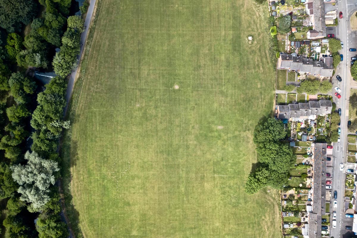 Zakaz wznoszenia domów – gdzie kończy się troska o przestrzeń, a zaczyna ograniczanie wolności