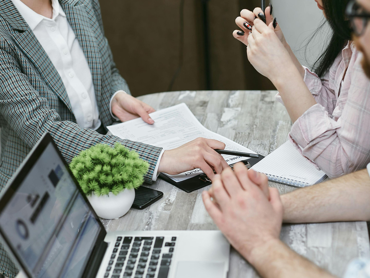 Jak radca prawny może udzielić wsparcia w zakresie nieruchomości