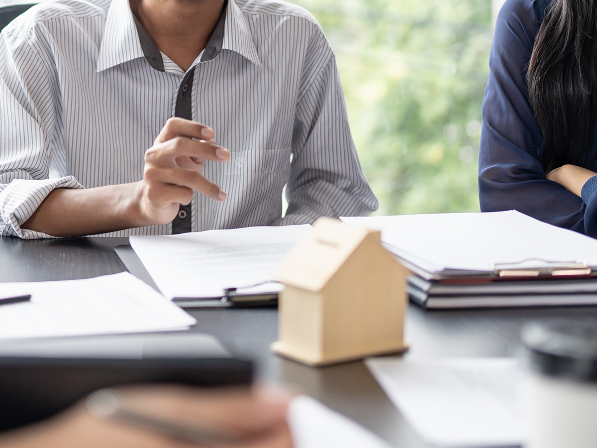 Komisja od współpracy z agencją nieruchomości: Sekrety i faktury