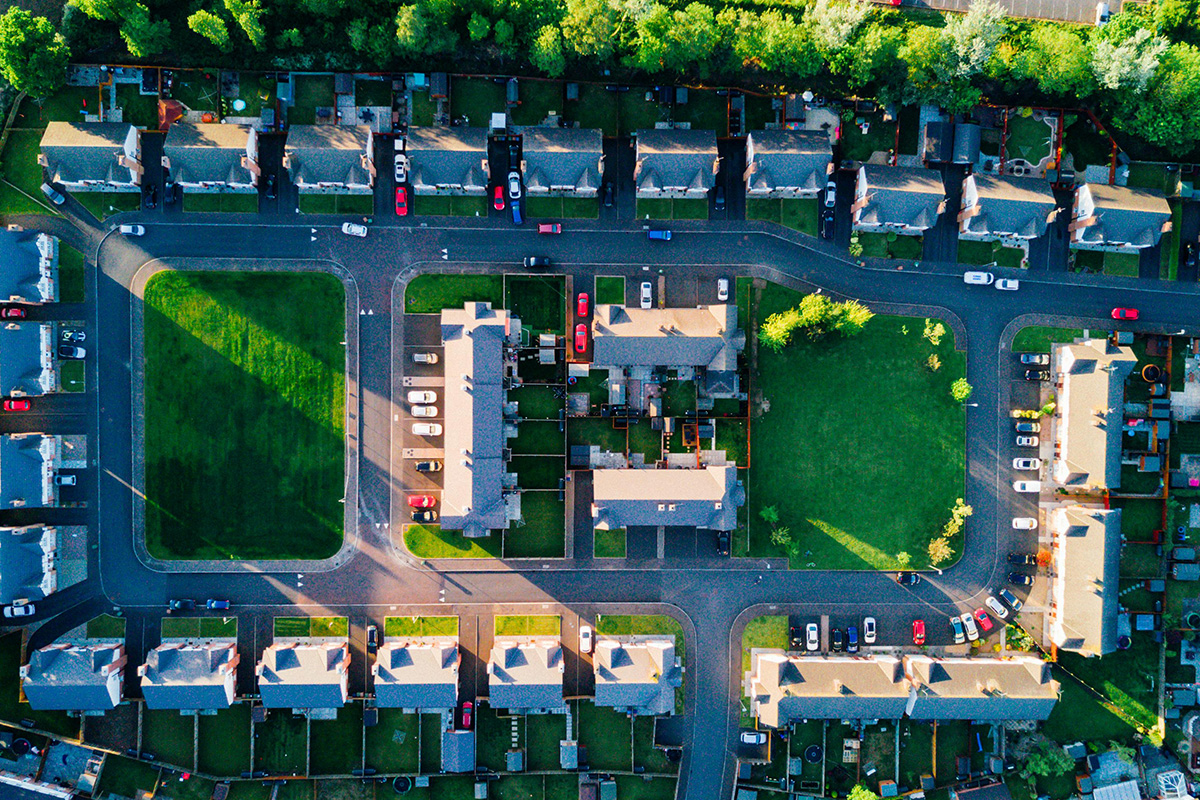 Więcej czasu na plan ogólny – co zmiana przepisów oznacza dla gmin i inwestorów?