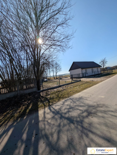 Działka budowlana zabudowana z budynkiem mieszkalnym -Raszków gm Jędrzejów - jędrzejowski  -
świętokrzyskie Zdjęcie nr 15