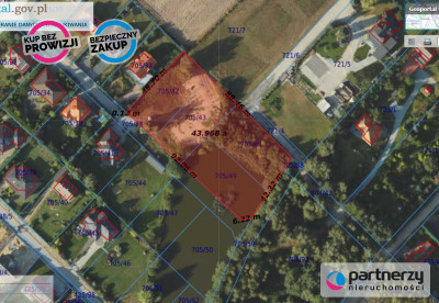 Ze stawem  Pelne media  Mpzp Droga z płyt - Chwaszczyno  -
Pomorskie Zdjęcie nr 3