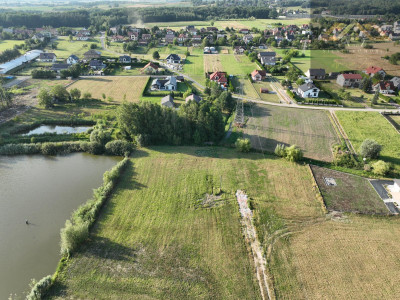 MALOWNICZA DZIAŁKA PRZY STAWIE - KRZYŻ z WZ - Krzyż  -
małopolskie Zdjęcie nr 4