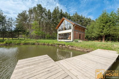 Stawy z rybaczówką przy ścianie lasu - Brynica  -
Opolskie Zdjęcie nr 13