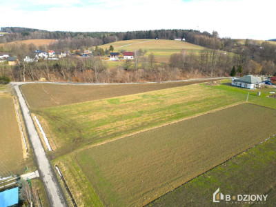 Idealna pod Twój dom  prostokątna płaska działka w Stróżach gm Grybów - Stróże  -
małopolskie Zdjęcie nr 2