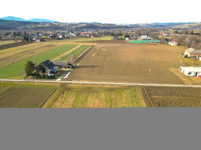 Idealna pod Twój dom  prostokątna płaska działka w Stróżach gm Grybów - Stróże  -
małopolskie Zdjęcie nr 8