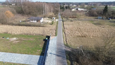 Ogrodzona działka z domem i garażem - Antoniew  -
Łódzkie Zdjęcie nr 3