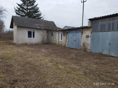Ogrodzona działka z domem i garażem - Antoniew  -
Łódzkie Zdjęcie nr 6