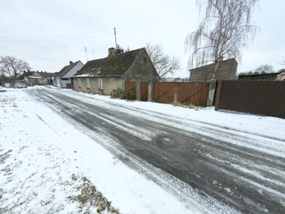Działka w centrum Pakosławia z domem do remontu - Pakosław  -
Wielkopolskie Zdjęcie nr 4
