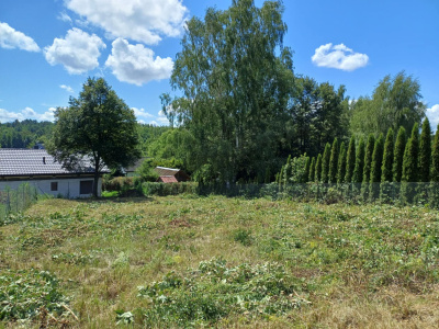 Na sprzedaż atrakcyjna działka nad jeziorem w Sieniawce. Blisko jeziora, idealna zarówno pod domek rekreacyjny, jak i domek całoroczny. - dolnośląskie